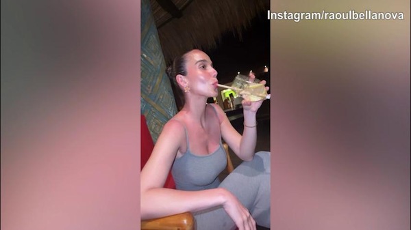 Lady Bellanova, drink in mano: "Senti che sound..."