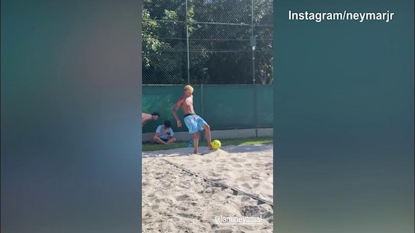 Lamal raggiunge Neymar in Brasile: vacanze insieme tra palleggi in spiaggia e serate
