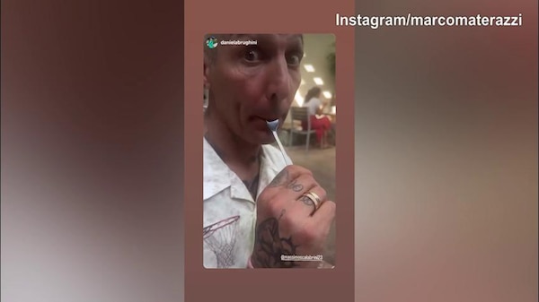 Materazzi, hai visto il tifoso? Il corpo tatuato con "Matrix"...