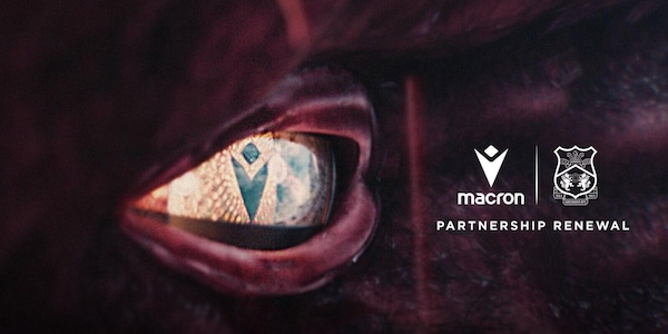 Wrexham, continua la partnership con lo sponsor tecnico Macron