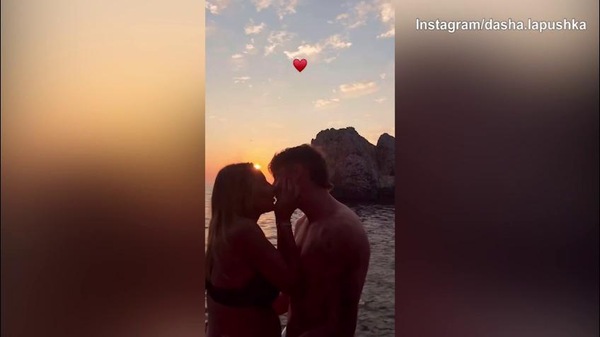 Vacanza romantica in Malesia per la coppia Dasha Lapushka-Andrea Pinamonti