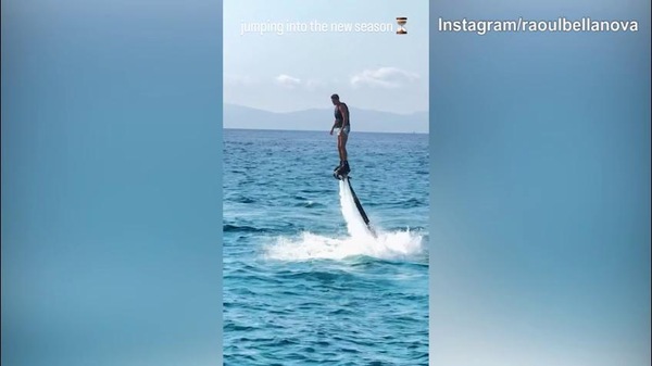 Raoul Bellanova, ultime ore di vacanza sul flyboard