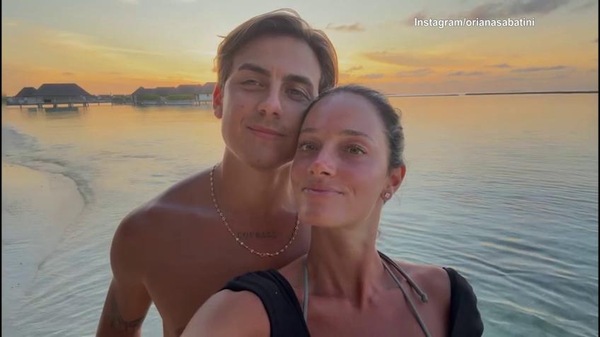 Dybala, vacanza da sogno con Oriana