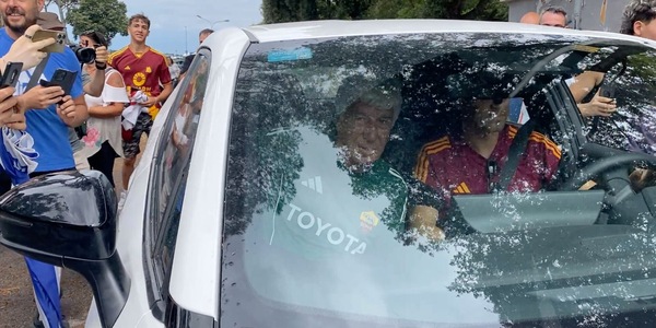 Roma, via al ritiro: Gasperini è arrivato a Trigoria tra l'entusiasmo dei tifosi