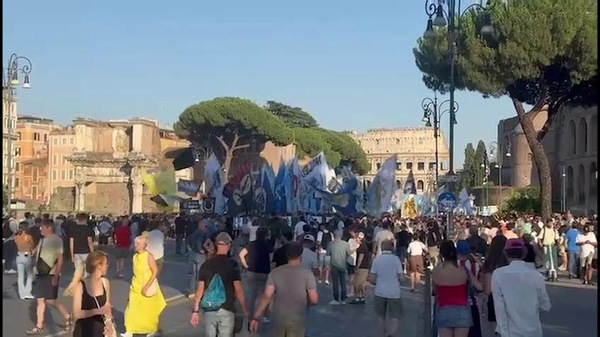 Lazio, la manifestazione dei tifosi contro la proprietà