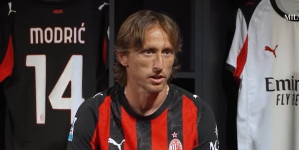 Milan, senti Modric: "Non possiamo essere soddisfatti della mediocrità". Poi benedice Leao