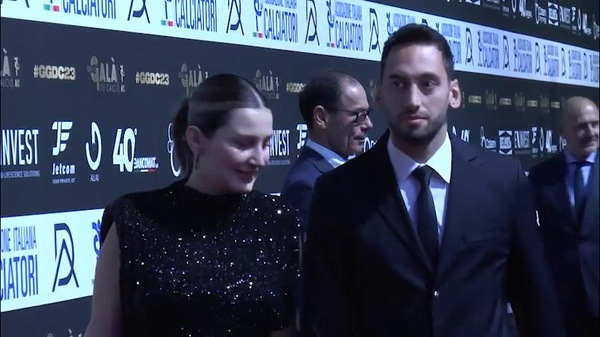 Inter, il Fenerbahce insiste per Calhanoglu