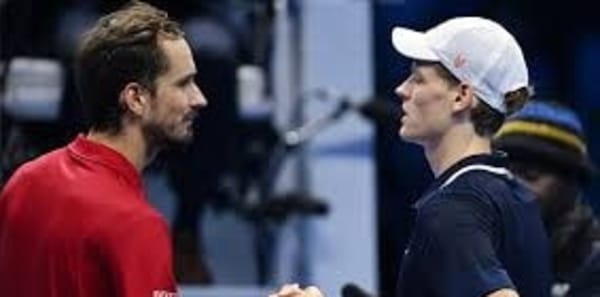 Medvedev e lo strano messaggio a Sinner: "È freddo, io e lui dovremmo fare una cosa..."