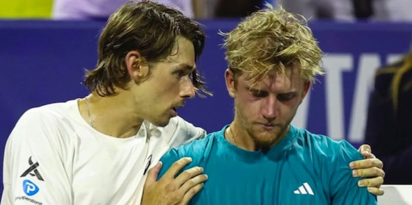 De Minaur, gesto da campione a Washington: consola Davidovich dopo la sconfitta in finale