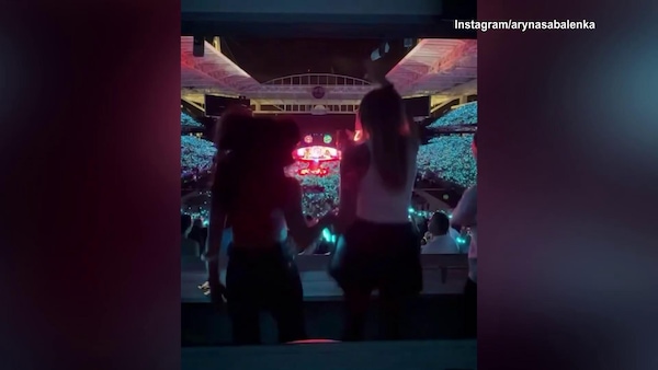 Sabalenka scatenata al concerto dei Coldplay
