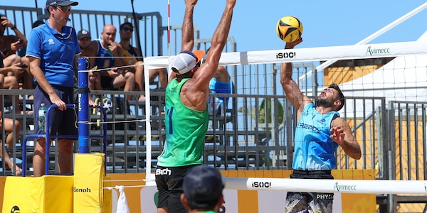 Beach volley: Campionato italiano, chiusa la prima giornata