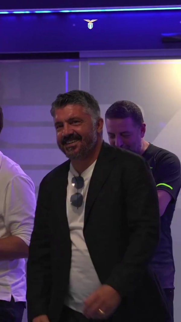 Sarri accoglie Gattuso a Formello: la visita dell'allenatore dell'Italia insieme a Buffon, Bonucci e Riccio