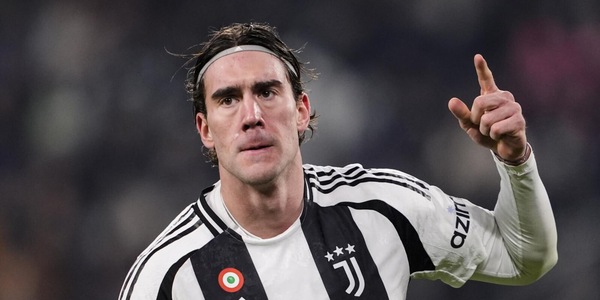 Juve, carissimo Vlahovic: l'incredibile cifra già guadagnata dal serbo prima di iniziare