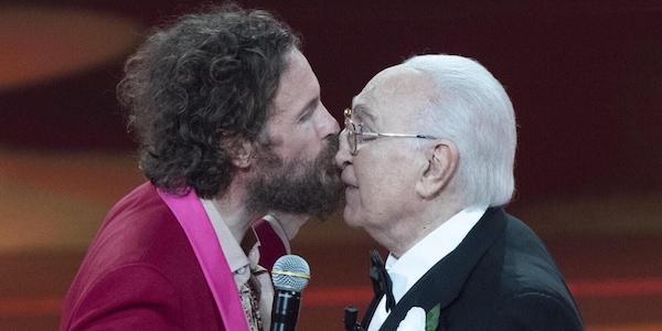 Le parole di Jovanotti, Cristicchi e Valeria Marini per Pippo Baudo sono strazianti: "Nessuno come te"