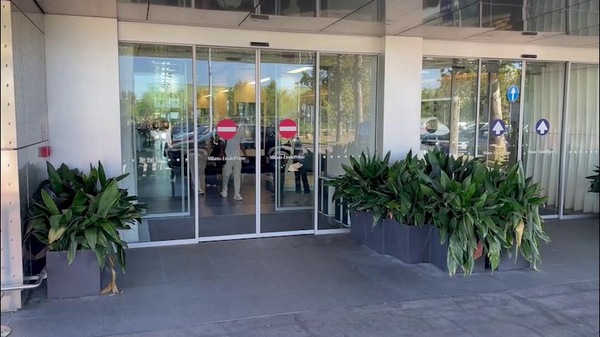 Inter, l'arrivo a Linate di Diouf