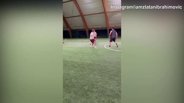 Ibra a calcetto parte 2: difesa e poi assist