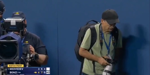 Il fotografo cacciato dagli Us Open si difende: “Sono una vittima…”