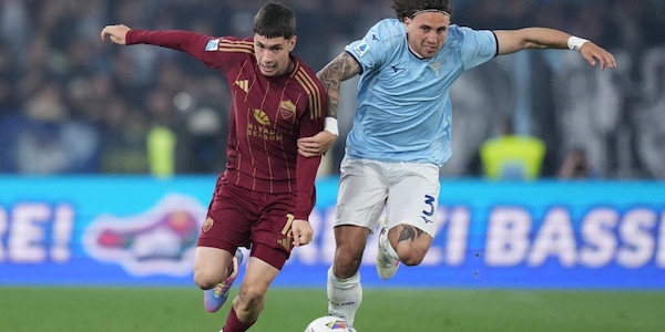 Il derby Lazio-Roma alle 12.30, è ufficiale. Tutti gli anticipi e posticipi di Serie A fino alla 12ª giornata