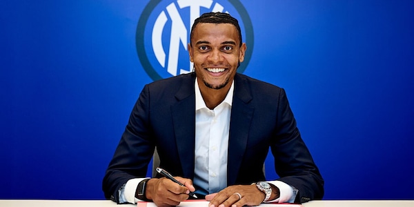 Akanji si presenta. Gagliardini al Verona