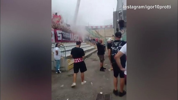 L'affetto della curva del Bari per Igor Protti
