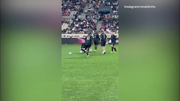 Ronaldinho, numeri durante il riscaldamento