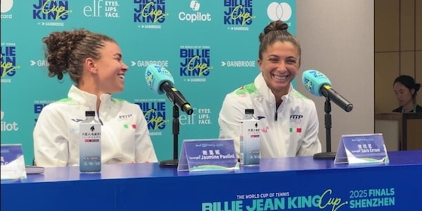 Sara Errani e Jasmine Paolini, che siparietti in conferenza: "Ora che me lo hai detto..."