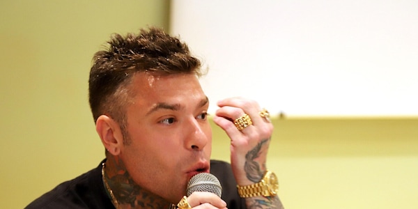 Fedez insiste dopo la bufera su Sinner e Hitler: "Non mi interessa, non è un attacco". Poi la frecciata sulle tasse