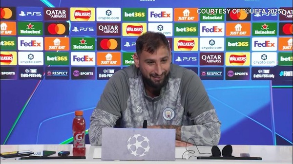 Donnarumma usa l'ironia: "Mia mamma un po' in difficoltà, spero che tiferà per me"