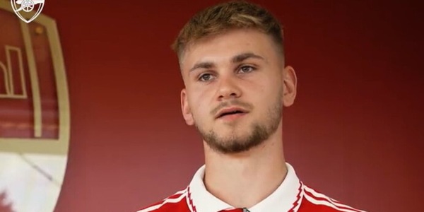 Calcio in lutto: Billy Vigar muore a 21 anni dopo un grave incidente in campo