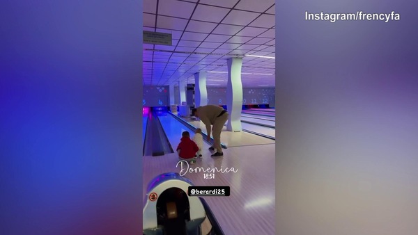 Sassuolo, per Berardi una domenica al bowling con i figli