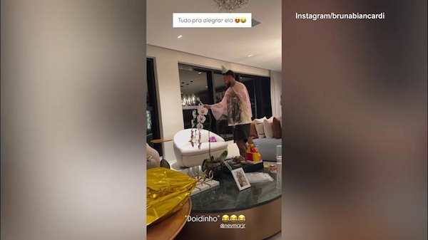 Neymar diventa fatina per la figlia