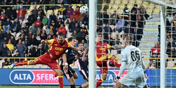 Serie B: Palermo ko a Catanzaro. Pari tra Samp e Frosinone. Ok Monza e Cesena, tonfo Avellino