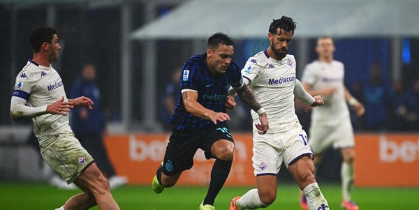 Tensione Fiorentina, tifosi furiosi: la rabbia in città per l’inizio di stagione terrificante di Pioli