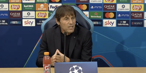 Conte sbotta in conferenza: "Il Napoli che lotta dà fastidio. Cercate sempre il bicchiere mezzo vuoto, ma poi..."