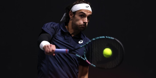 Musetti parte bene ad Atene: quante vittorie gli mancano per qualificarsi alle Atp Finals