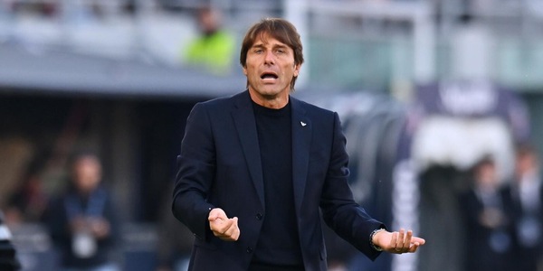 Conte lontano da Napoli: cosa sta succedendo e quella telefonata con De Laurentiis e Manna