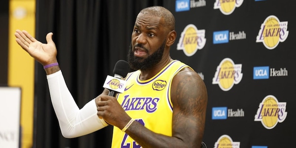 LeBron shock dopo il primo allenamento con i Lakers: “Ho i polmoni di un neonato”