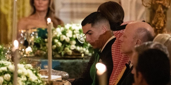 Cristiano Ronaldo alla Casa Bianca, le parole di Trump dopo il regalo del calciatore