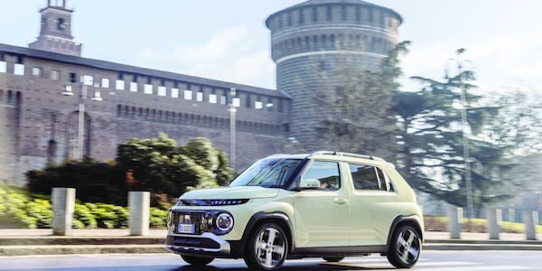 Hyundai Inster, il baby city Suv elettrico è protagonista della Milano21 Half Marathon