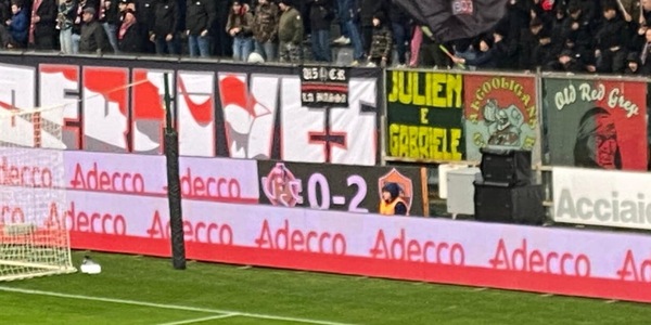 Assurdo allo Zini: il tabellone sbaglia il risultato e i tifosi esultano ma...