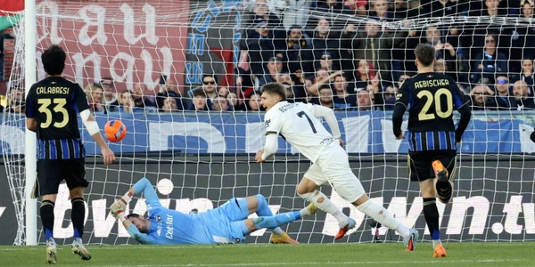 Primo gol in Serie A di Benedyczak: il Parma vince a Pisa
