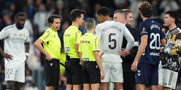 Follia Vinicius e Bellingham, insulti pesanti ad arbitro e quarto uomo: “Fot…o idiota!”