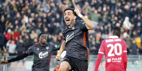 Serie B, la Juve Stabia batte l'Empoli. Il Monza cade a Venezia, il Catanzaro vince contro l'Avellino