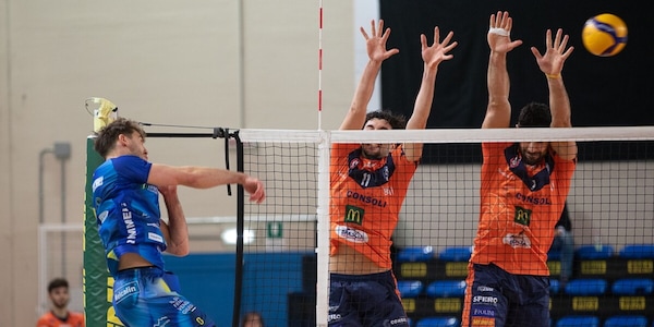 Ravenna supera Catania e continua la fuga, la Tinet tiene