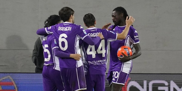 Finalmente Fiorentina: cinque gol all'Udinese in 10 e prima vittoria in campionato. Sblocca Mandragora, Kean doppietta