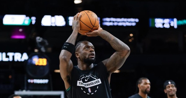 Nba, Minnesota sorprende Cleveland. Pacers corsari a Charlotte, festa Jazz