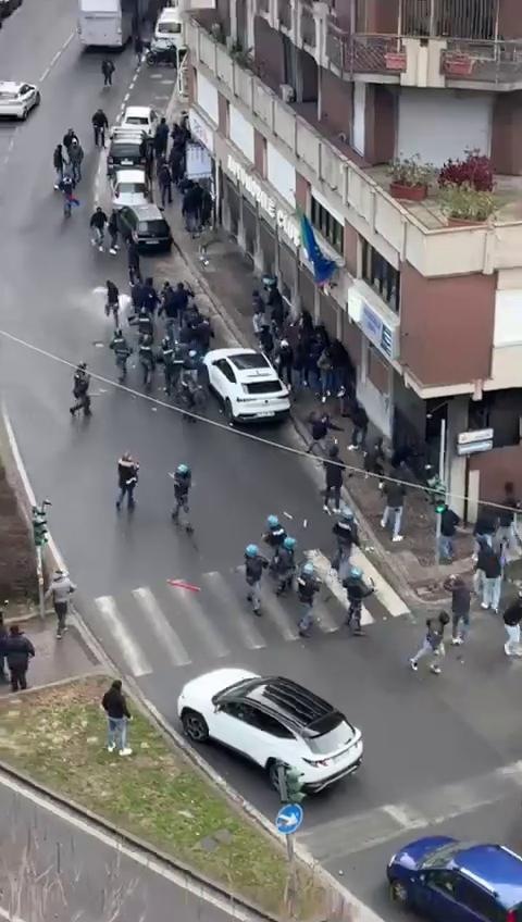 Como-Bologna, tensione prima della partita: scontri tra i tifosi
