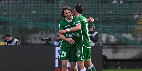 L'Avellino batte la Sampdoria. Bari ko a Carrara, Frosinone in vetta
