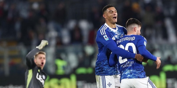 Il Bologna sfiora il colpaccio a Como: gol e rosso per Cambiaghi, Baturina salva Fabregas al 94'