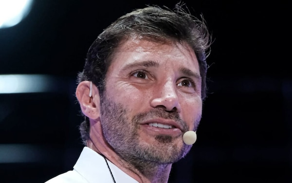 Stefano De Martino, il funerale del padre Enrico. Belen commossa e c'è anche Emma